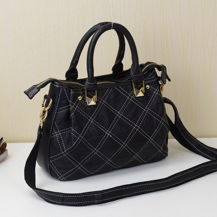 Stunning Black Quilted Handbag - Must-Have Fashion Statement! - Leather bags