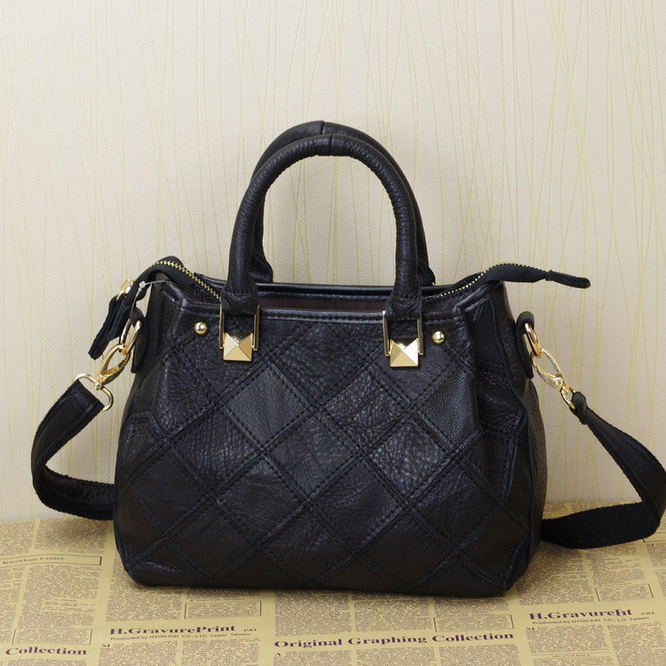Stunning Black Quilted Handbag - Must-Have Fashion Statement! - Leather bags