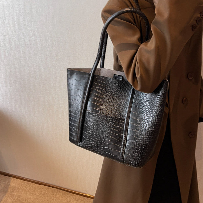 Chic & Spacious PU Leather Shoulder Bag: Perfect for Daily Style